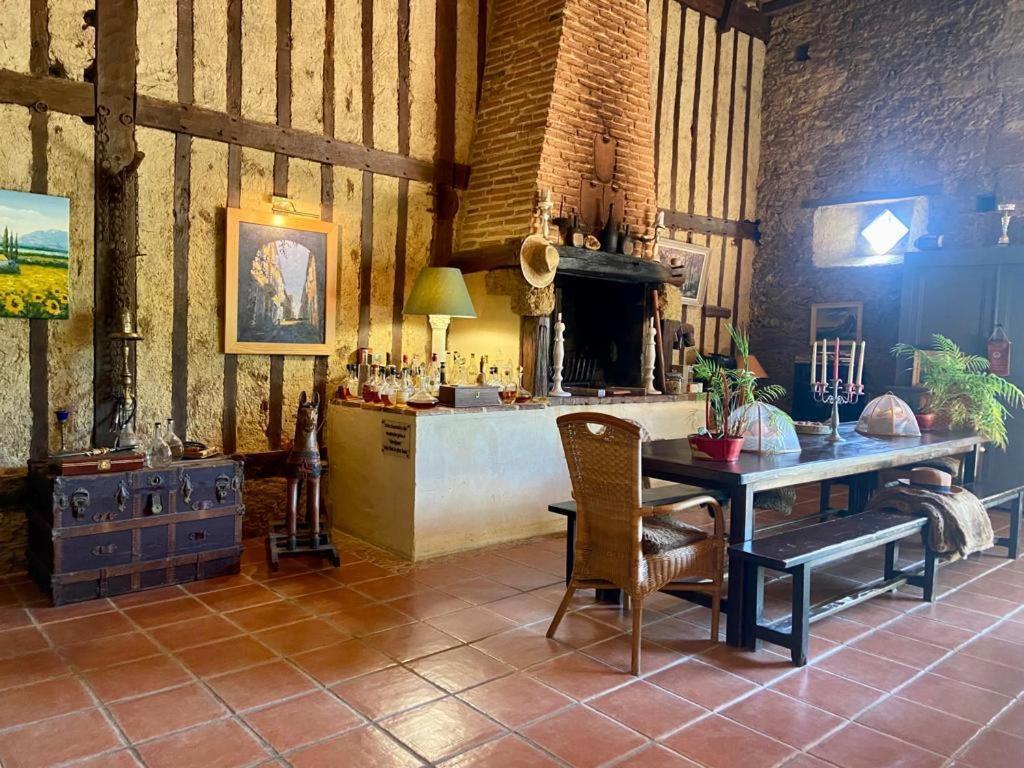 Maison D'Hotes Le Chai D'Armagnac Monguilhem Esterno foto